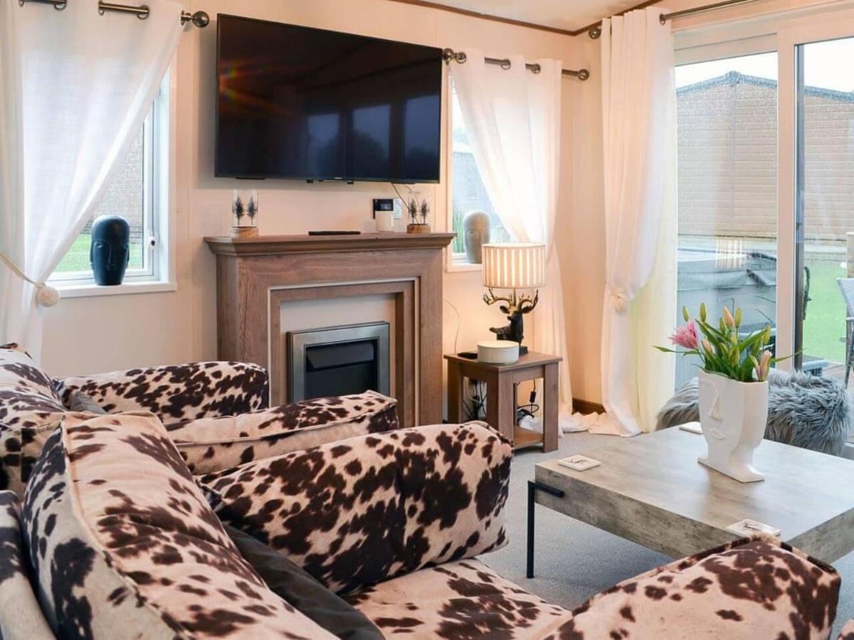 Luxury Boutique Style Lodge With Hot Tub Bridlington Exteriér fotografie