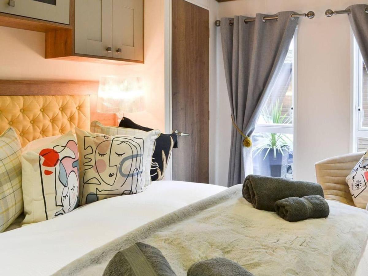 Luxury Boutique Style Lodge With Hot Tub Bridlington Exteriér fotografie