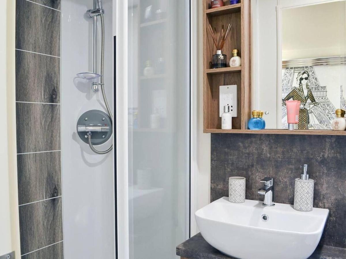 Luxury Boutique Style Lodge With Hot Tub Bridlington Exteriér fotografie